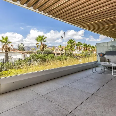 Vivi Homes - Galatea Pool, Gym, Sauna & Lejlighed *