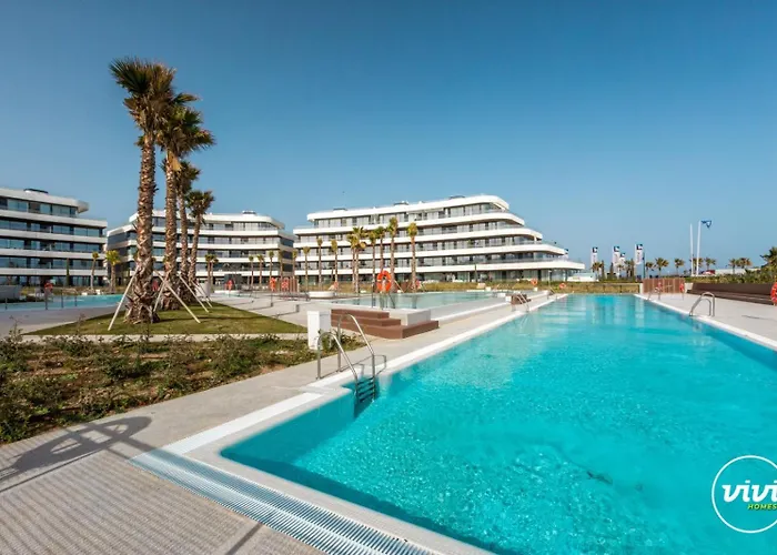 Vivi Homes - Galatea Pool, Gym, Sauna & Lägenhet Torremolinos
